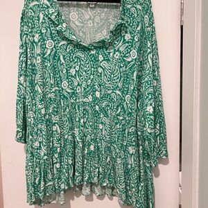 Crown & Ivy Green Patterned Blouse